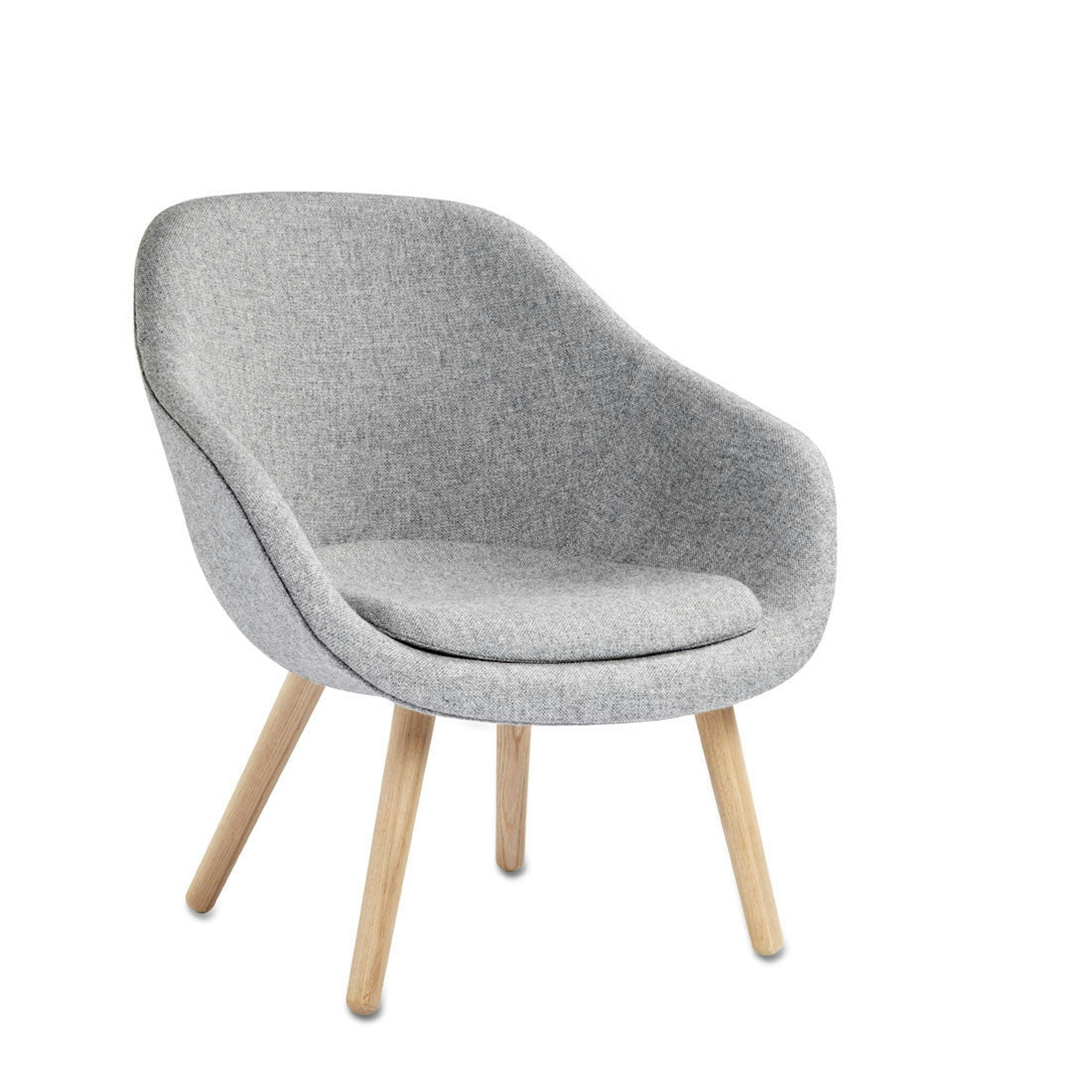 About a Lounge Chair Low AAL 82 by Hay