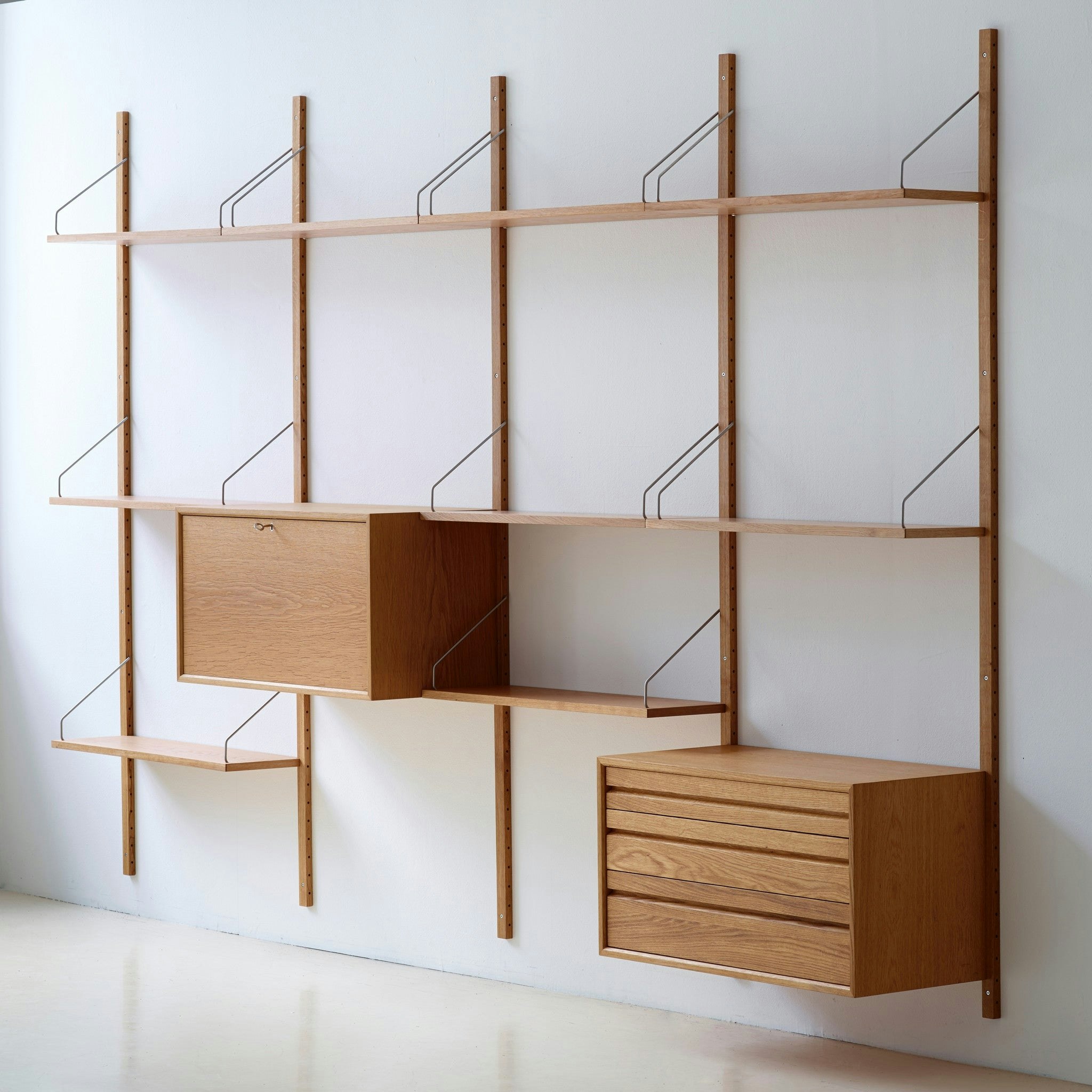 Royal System Shelving by Poul Cadovius