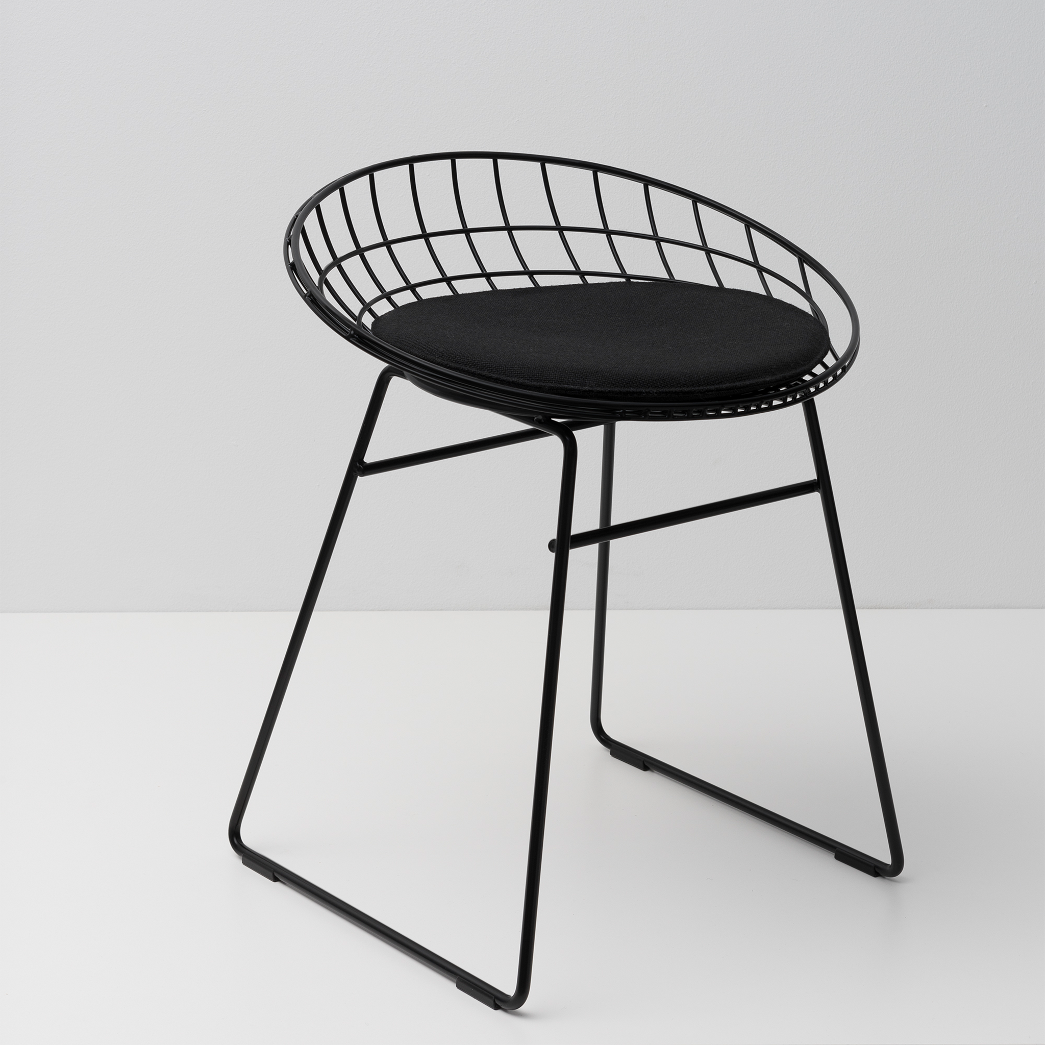 Wire Stool KM by Pastoe