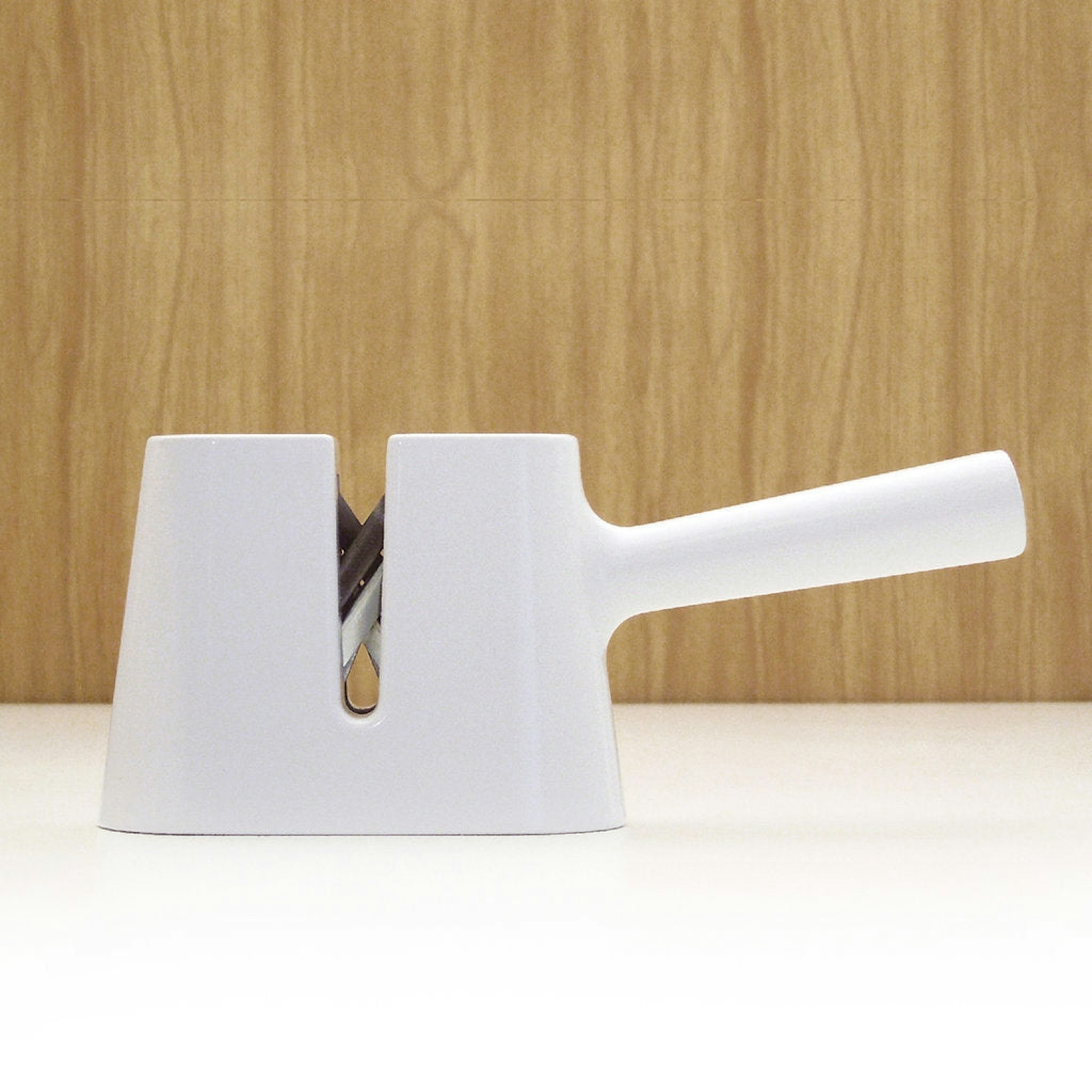 Knife sharpener by Sam Hecht