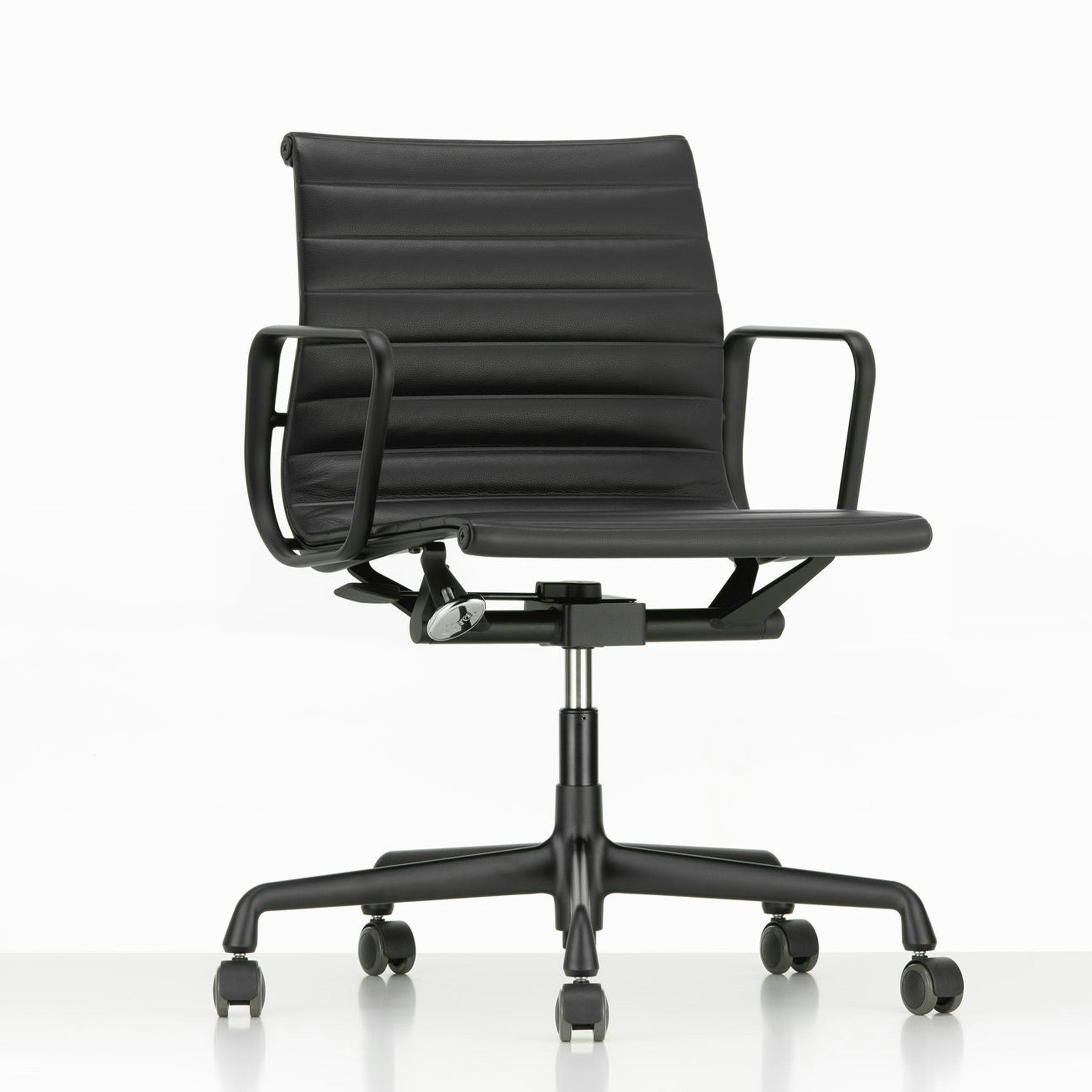 Aluminium Chair EA 118 by Vitra