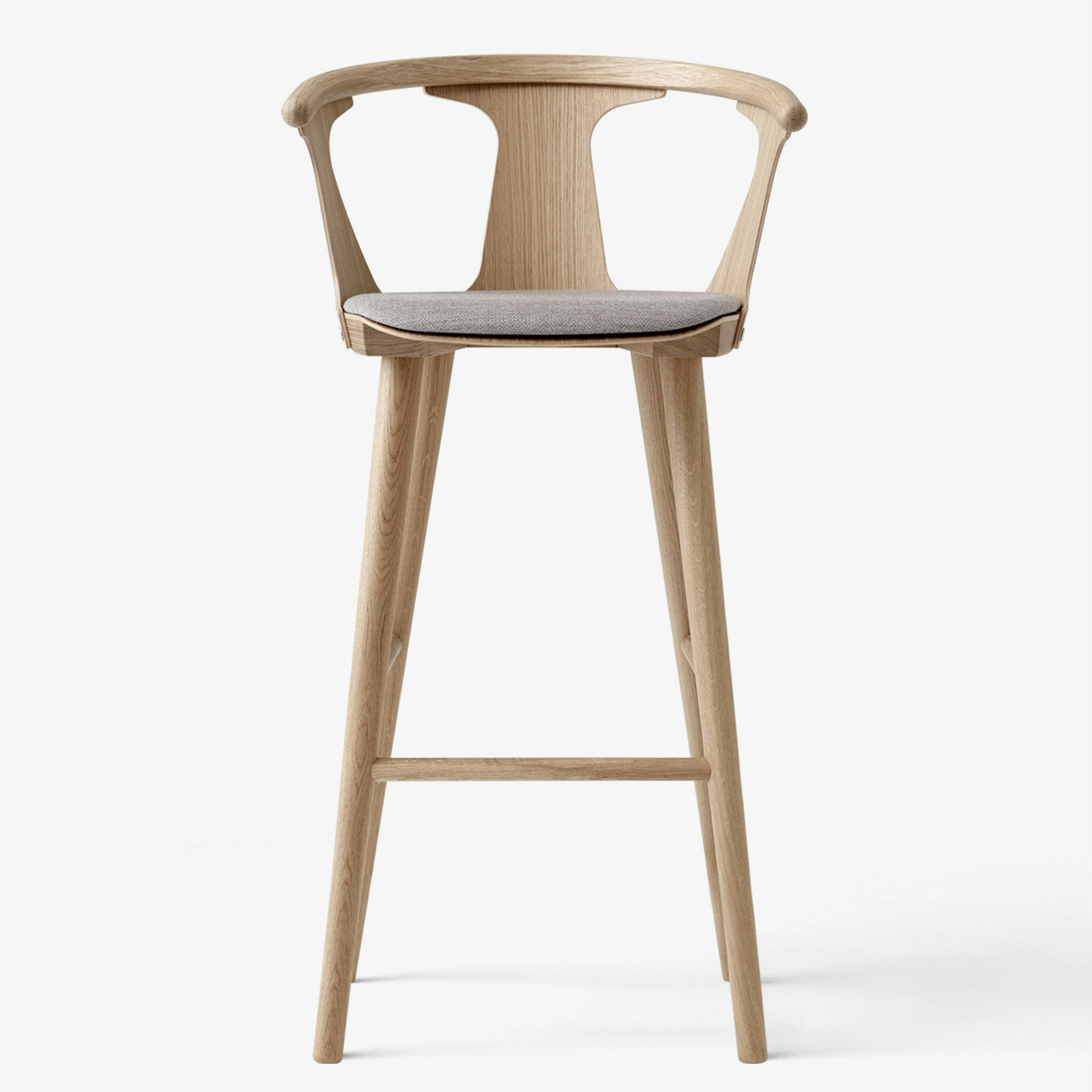 SK10 In Between Upholstered Bar Stool by &Tradition