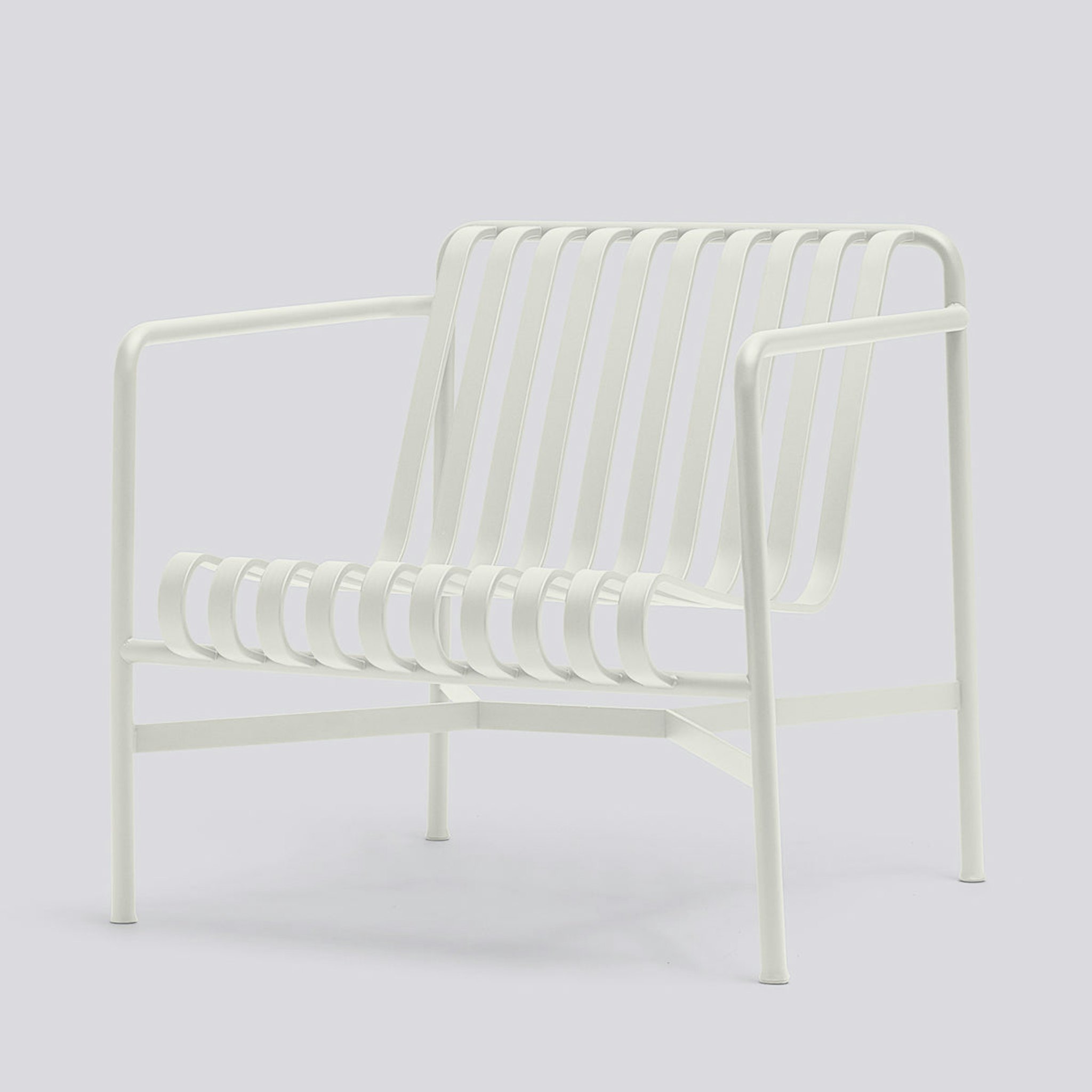 Palissade Lounge Chair Low / cream white by Hay - Clearance